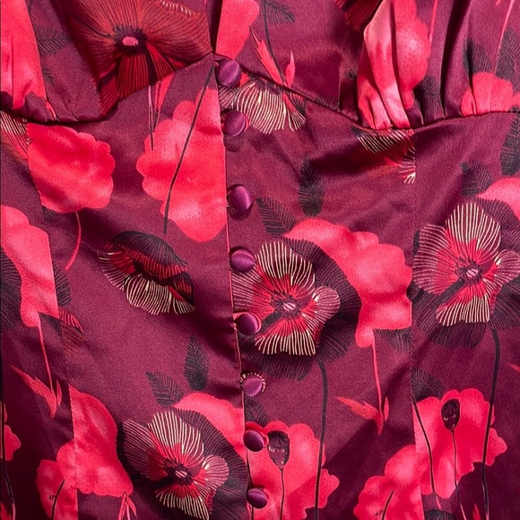 Guess Vintage Red and Pink Floral Blouse 3/4 Sleeve Fitted - Picture 4 of 10